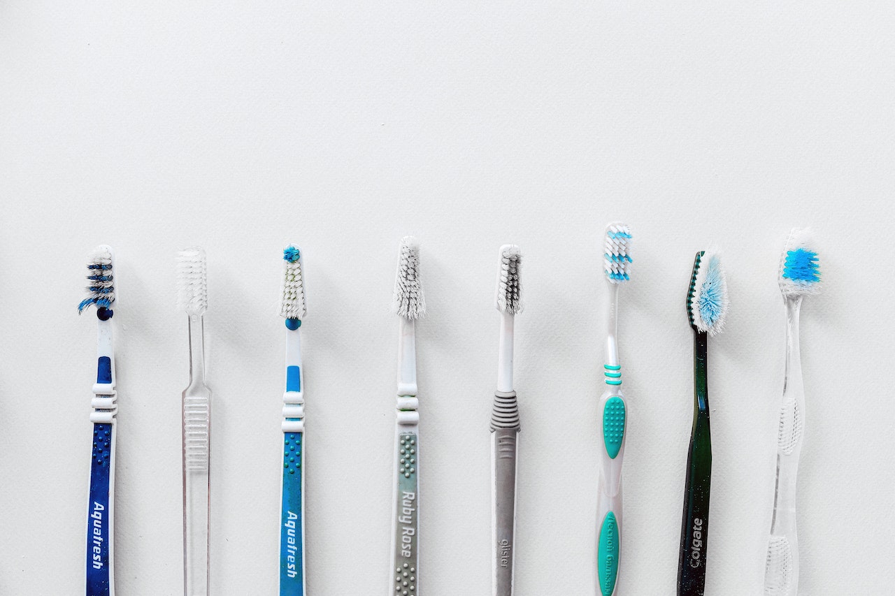 Consejos para utilizar un limpiador dental