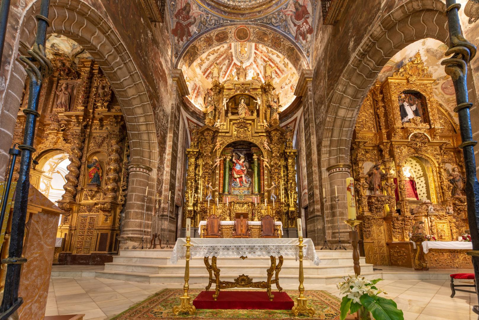 Capillas y retablos destacados en las iglesias de Jerez de los Caballeros